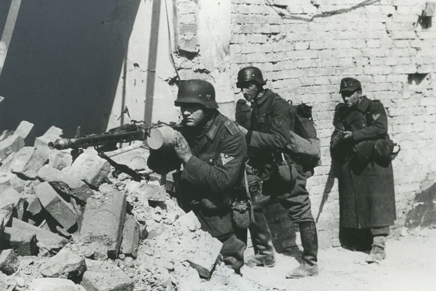 NIE WIEDER KRIEG - leider wieder aktuell - 67 Jahre FREIES Österreich