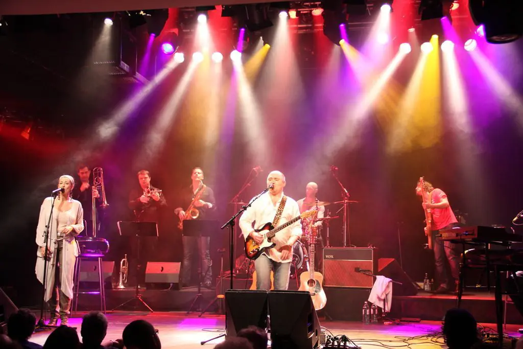 Harry Ahamer &amp; Band &amp; Horns