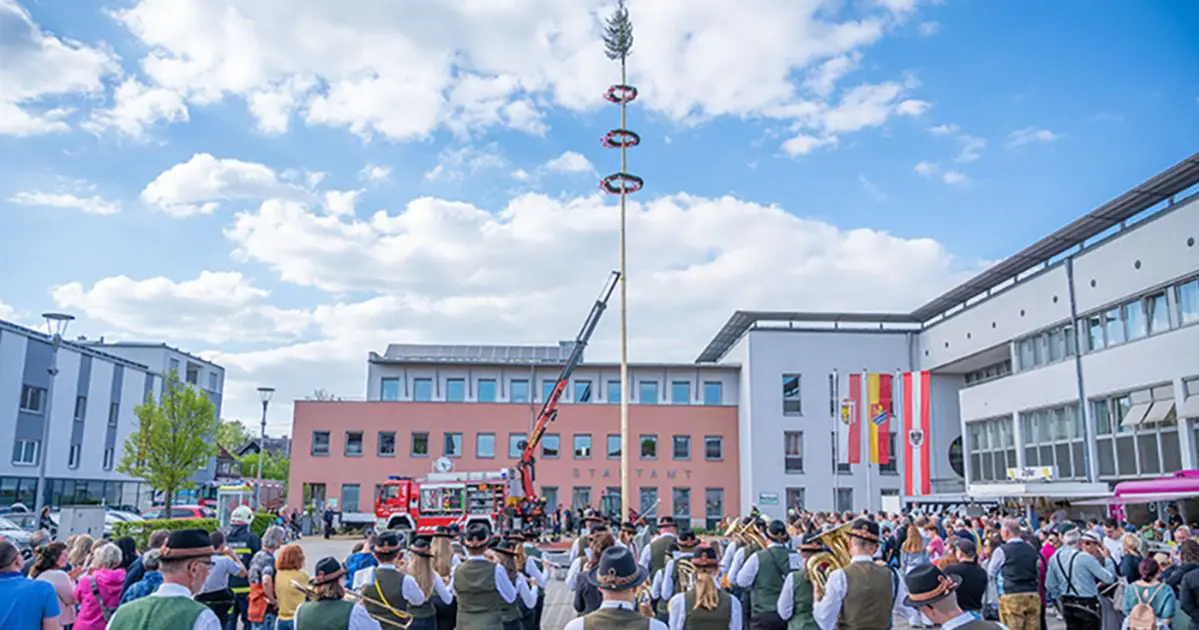 Maibaumaufstellen