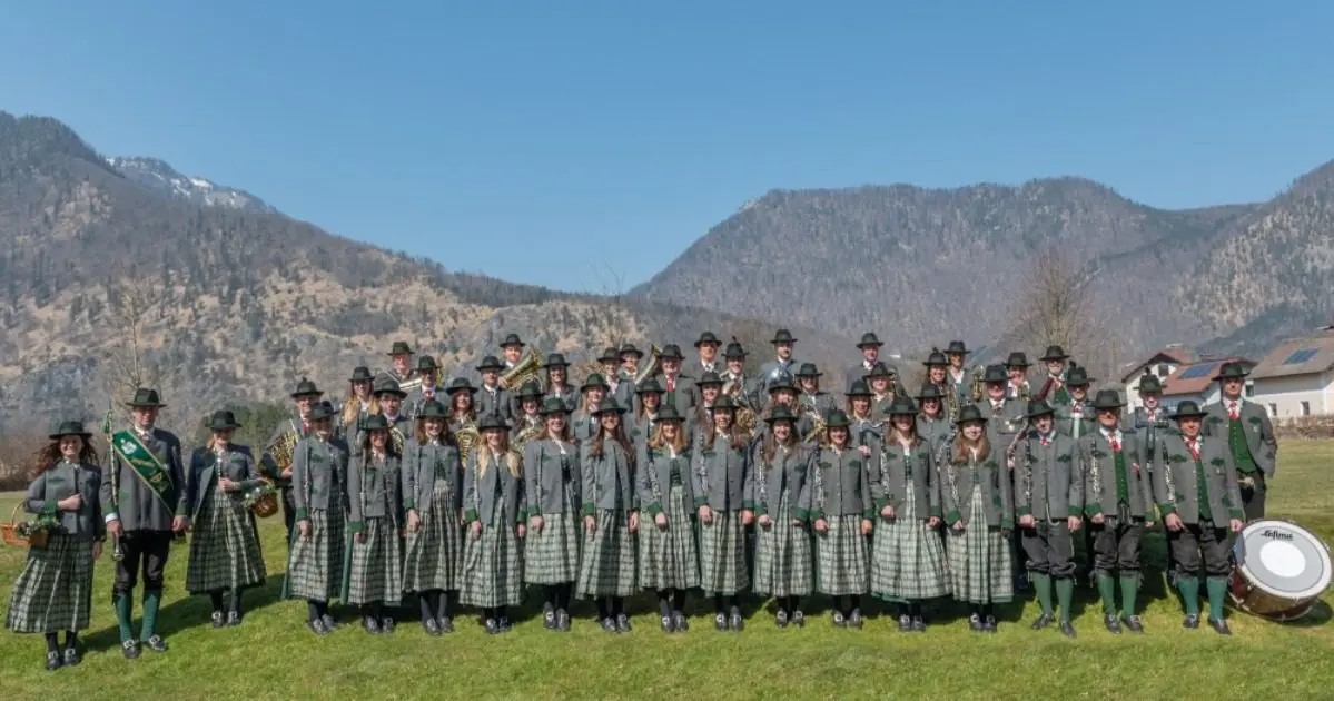 Burggartenkonzerte 2024:  Feuerwehrmusikkapelle Langwies