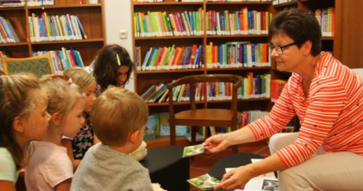 Vorlesezeit für Kinder im Pfarrsaal Lambach