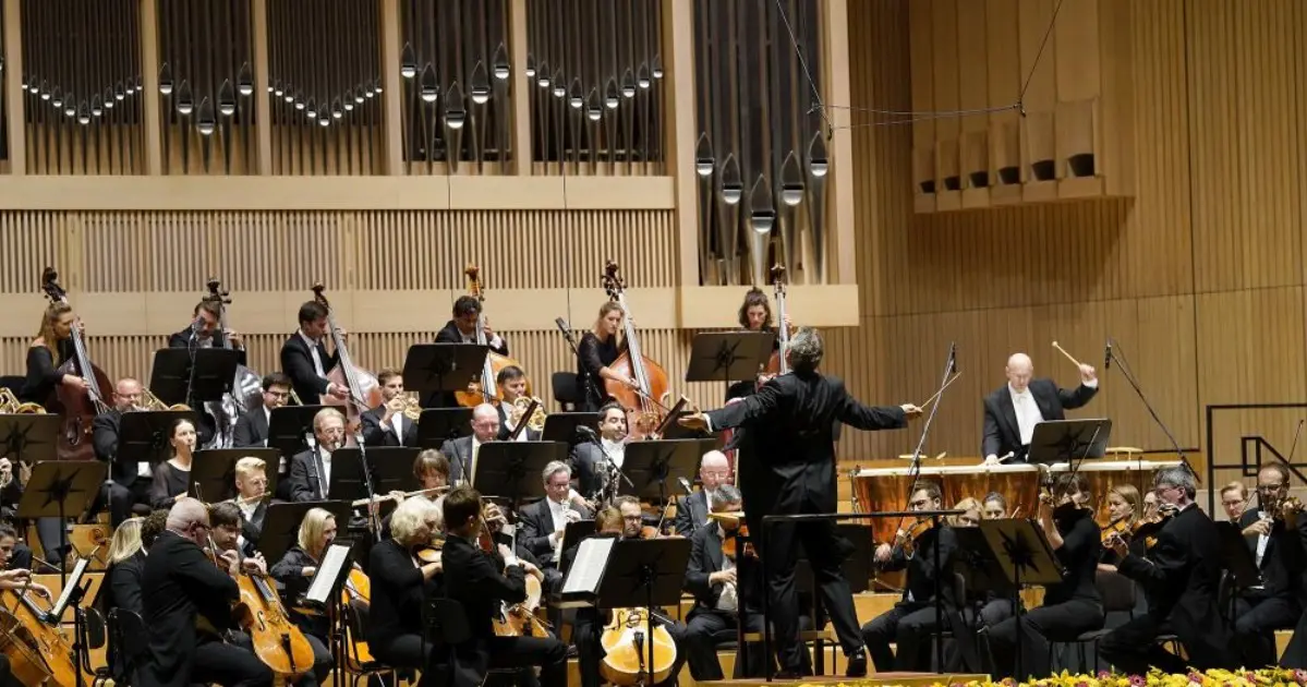 BRUCKNER ORCHESTER LINZ