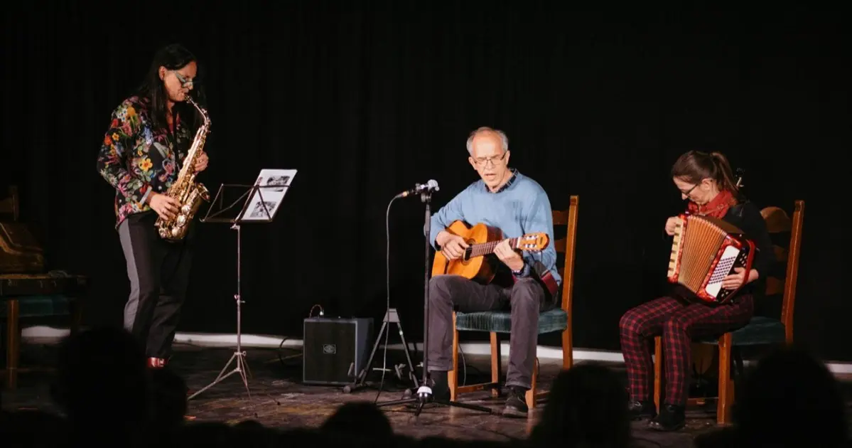 Voiks-Musi & Wöd-Gschichtln mit Insamehra "Kunntat i, warat i"