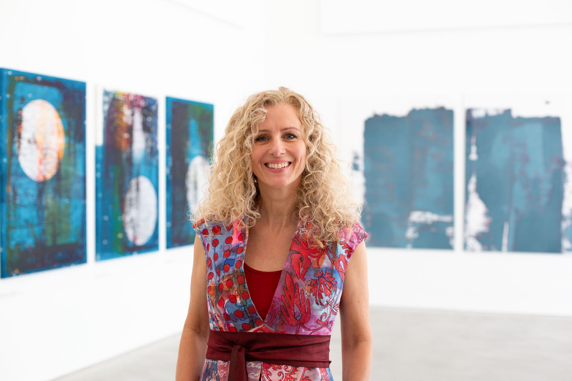 Künstlerinnengespräch mit Evelyn Grill zur Ausstellung "Weltbilder"