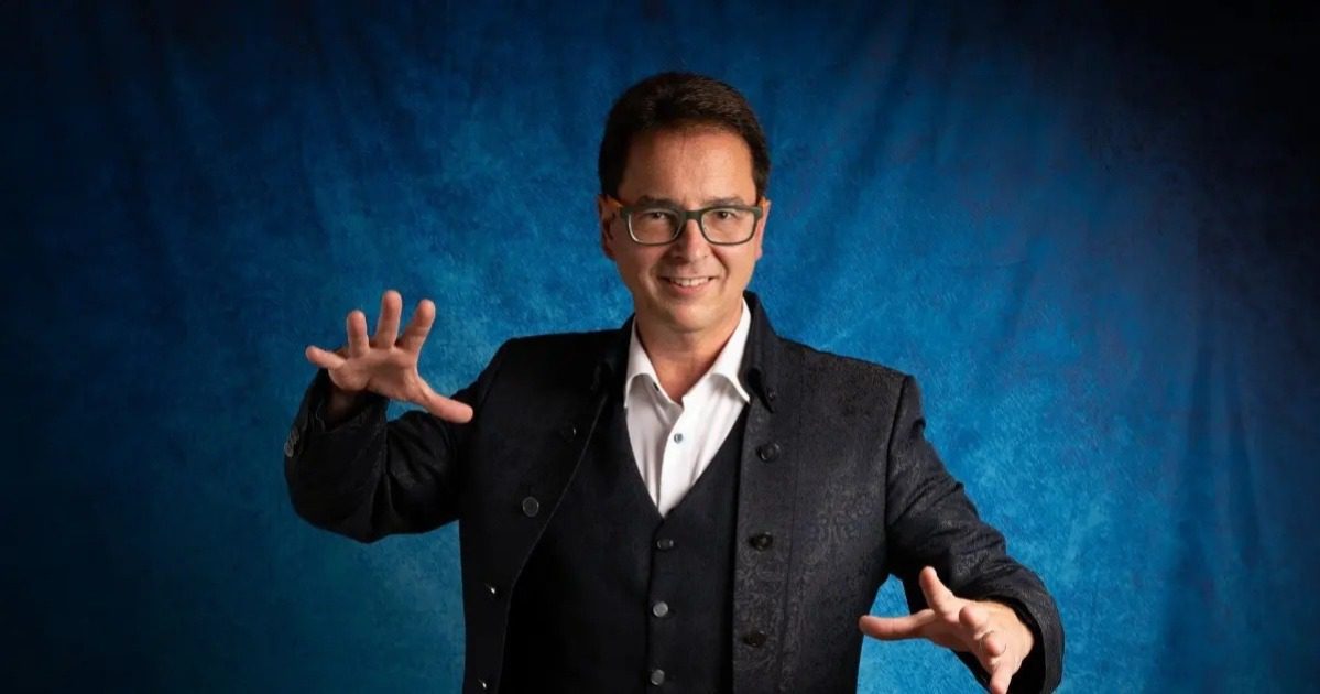 Zaubershow mit "The magic Priest" Gert Smetanig
